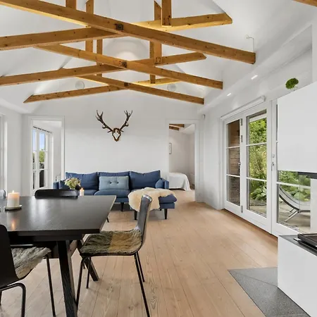 Modern With Sea View And Terrace * Svaneke