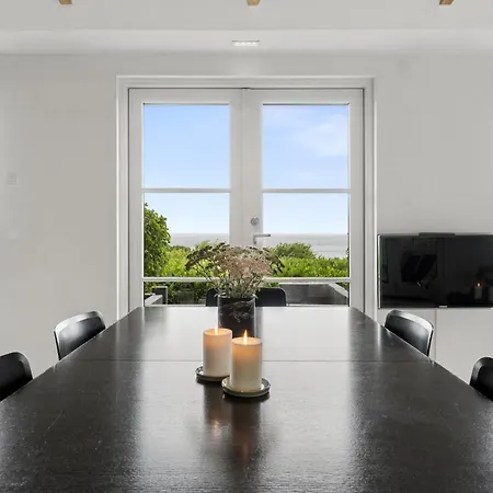 Modern With Sea View And Terrace Svaneke