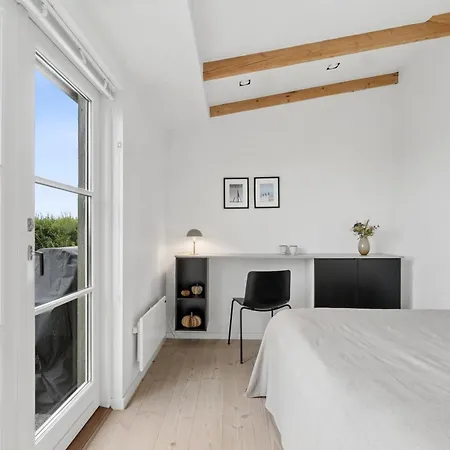 Modern With Sea View And Terrace Svaneke