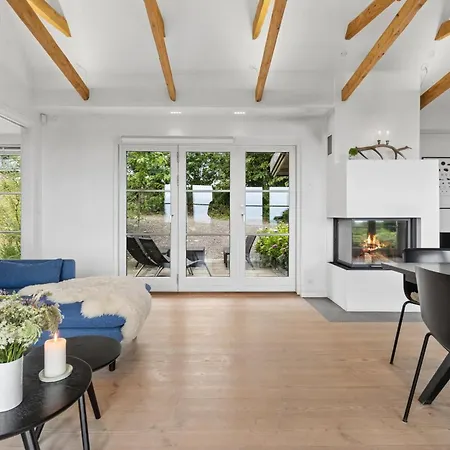 Modern With Sea View And Terrace * Svaneke
